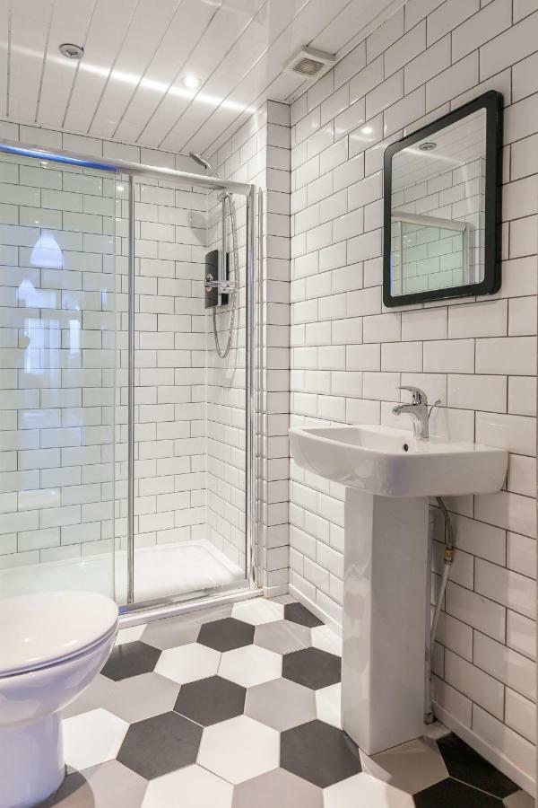 Oakshaw Guesthouse พาสเลย์ ภายนอก รูปภาพ