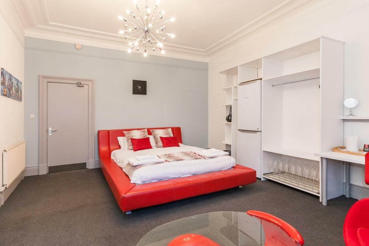 Oakshaw Guesthouse พาสเลย์ ภายนอก รูปภาพ