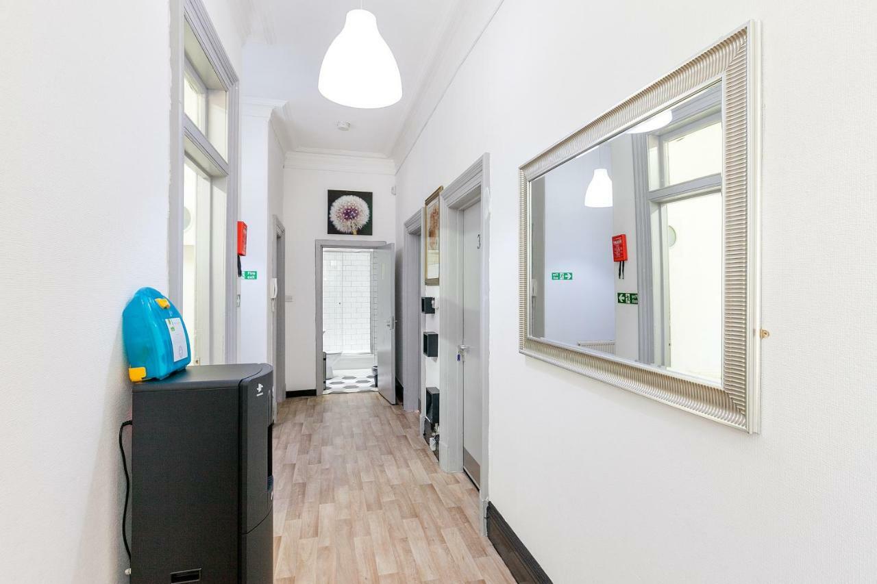 Oakshaw Guesthouse พาสเลย์ ภายนอก รูปภาพ
