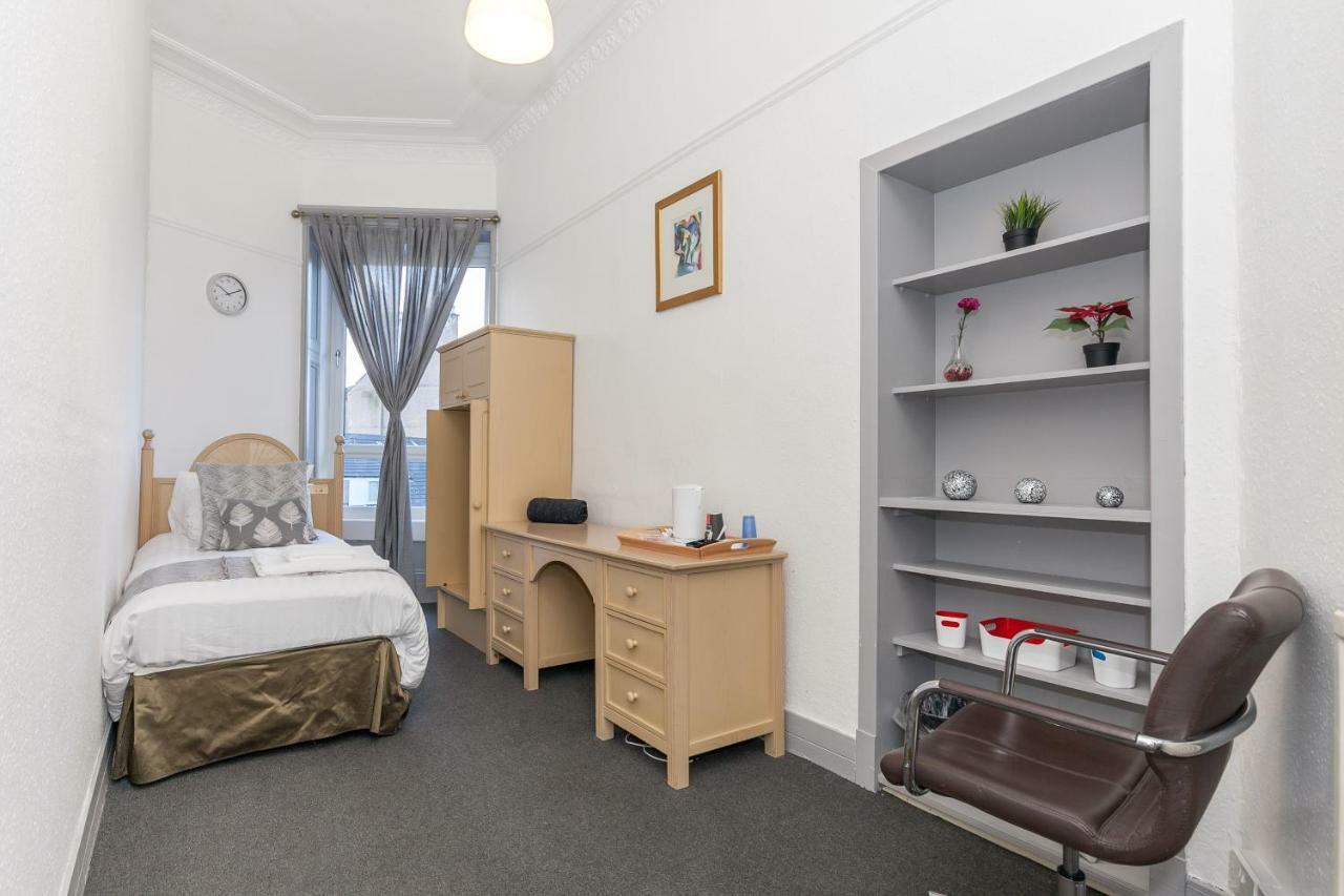 Oakshaw Guesthouse พาสเลย์ ภายนอก รูปภาพ