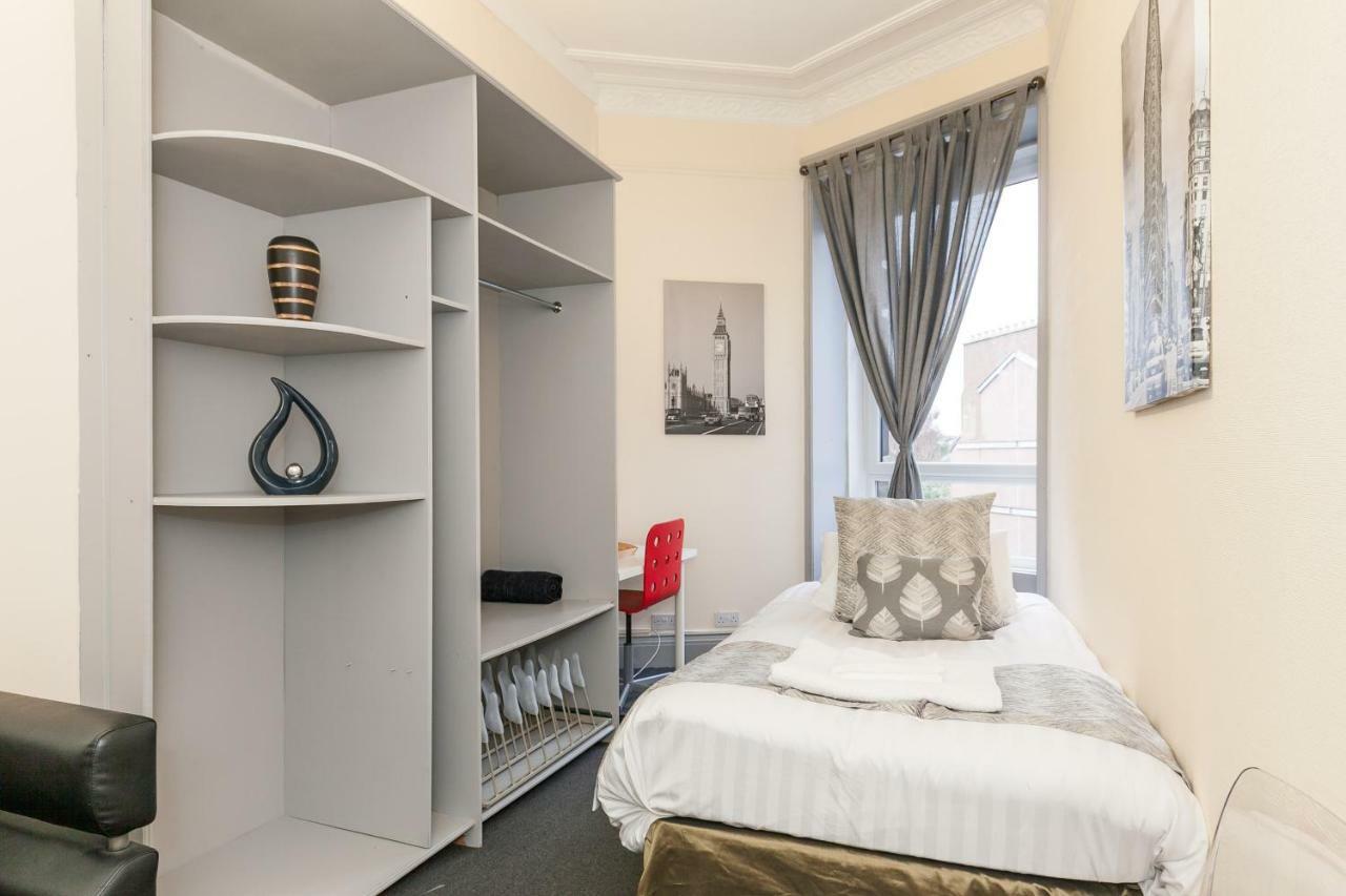 Oakshaw Guesthouse พาสเลย์ ภายนอก รูปภาพ